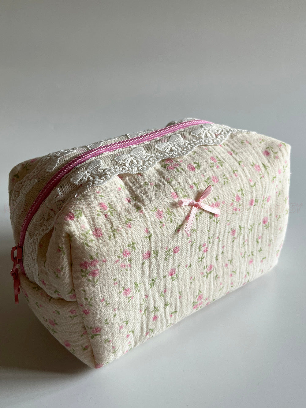 Lace-Trimmed Bowknot Little Rose Makeup Pouch
