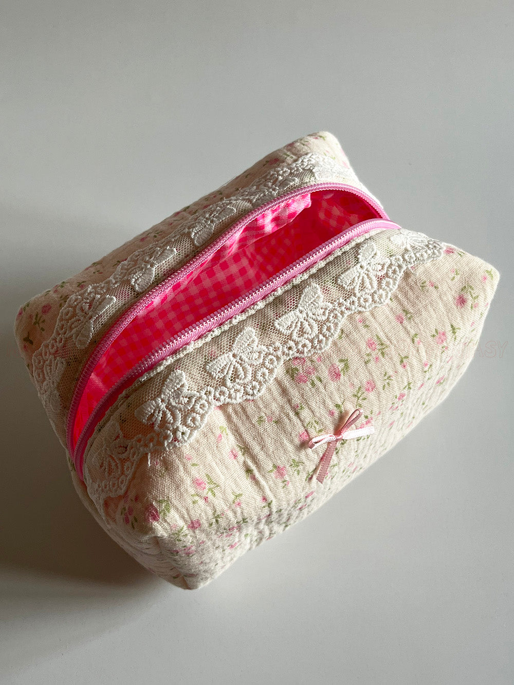 Lace-Trimmed Bowknot Little Rose Makeup Pouch